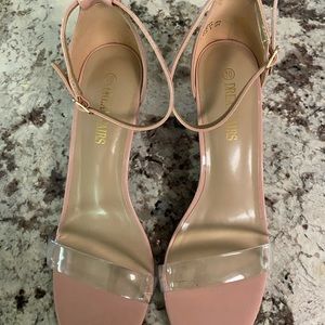 Dream Pairs Woman’s Chunk Nude Low Heel Pump Sandals  size 10